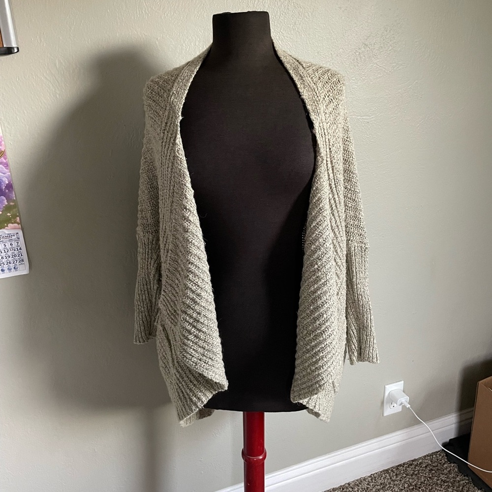 Tan/cream sweater cardigan